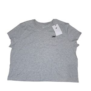 Nike Women's Gray T-Shirt.